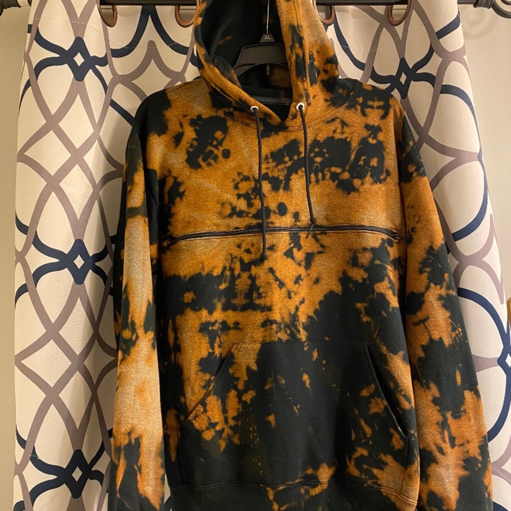 Breastfeeding hoodie bleach dye